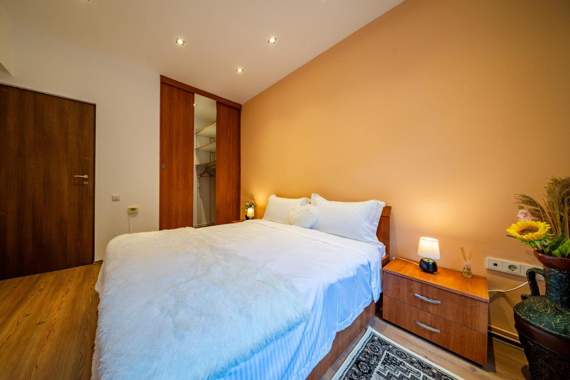 John Residence Apartment Brasov With Parking Option Luaran gambar