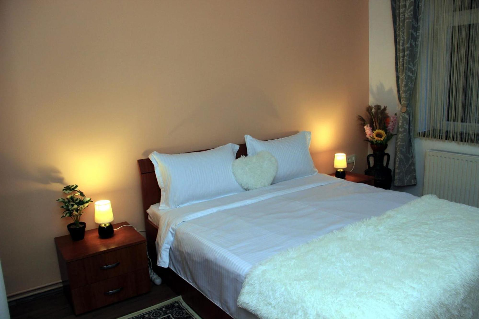 John Residence Apartment Brasov With Parking Option Luaran gambar