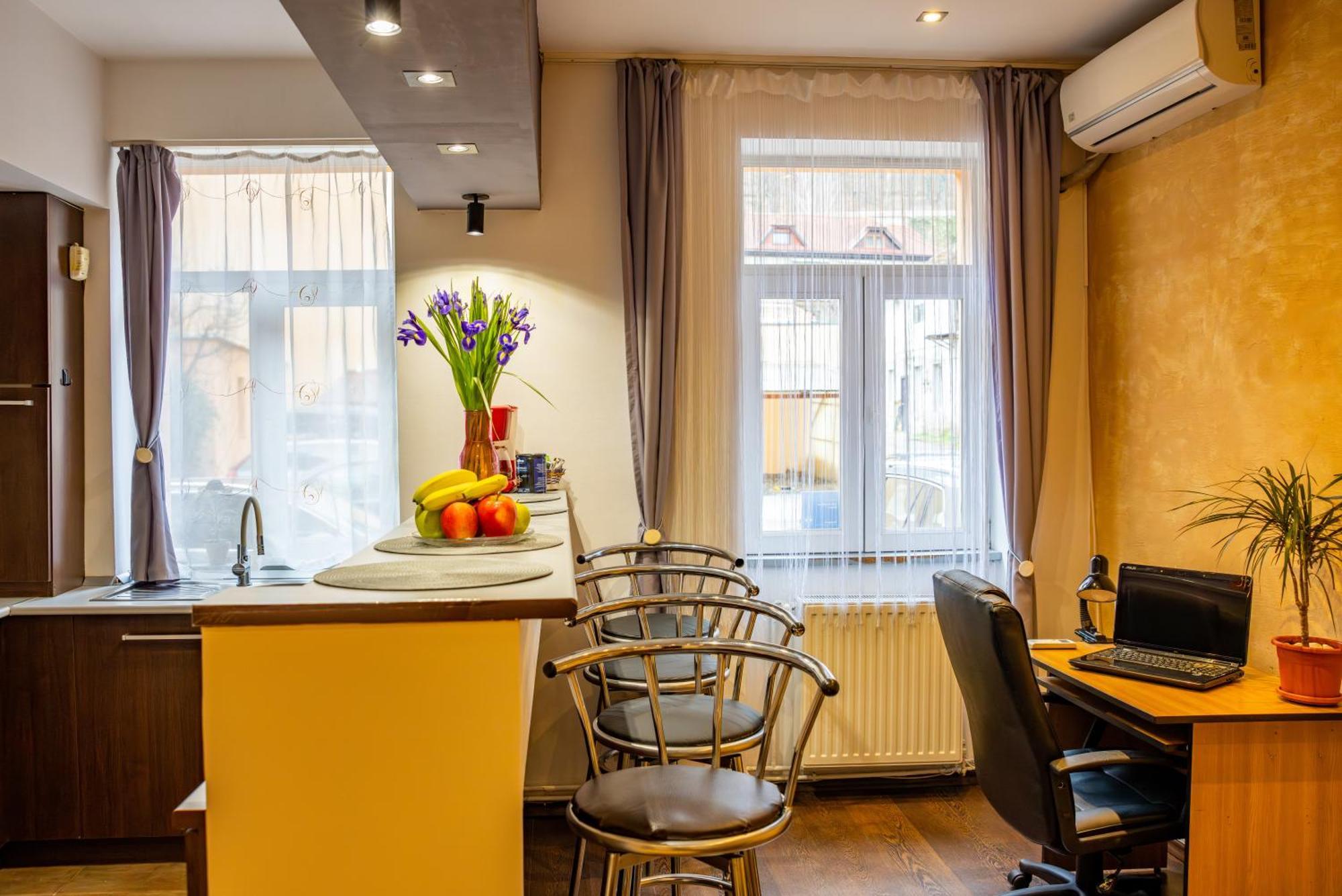 John Residence Apartment Brasov With Parking Option Luaran gambar