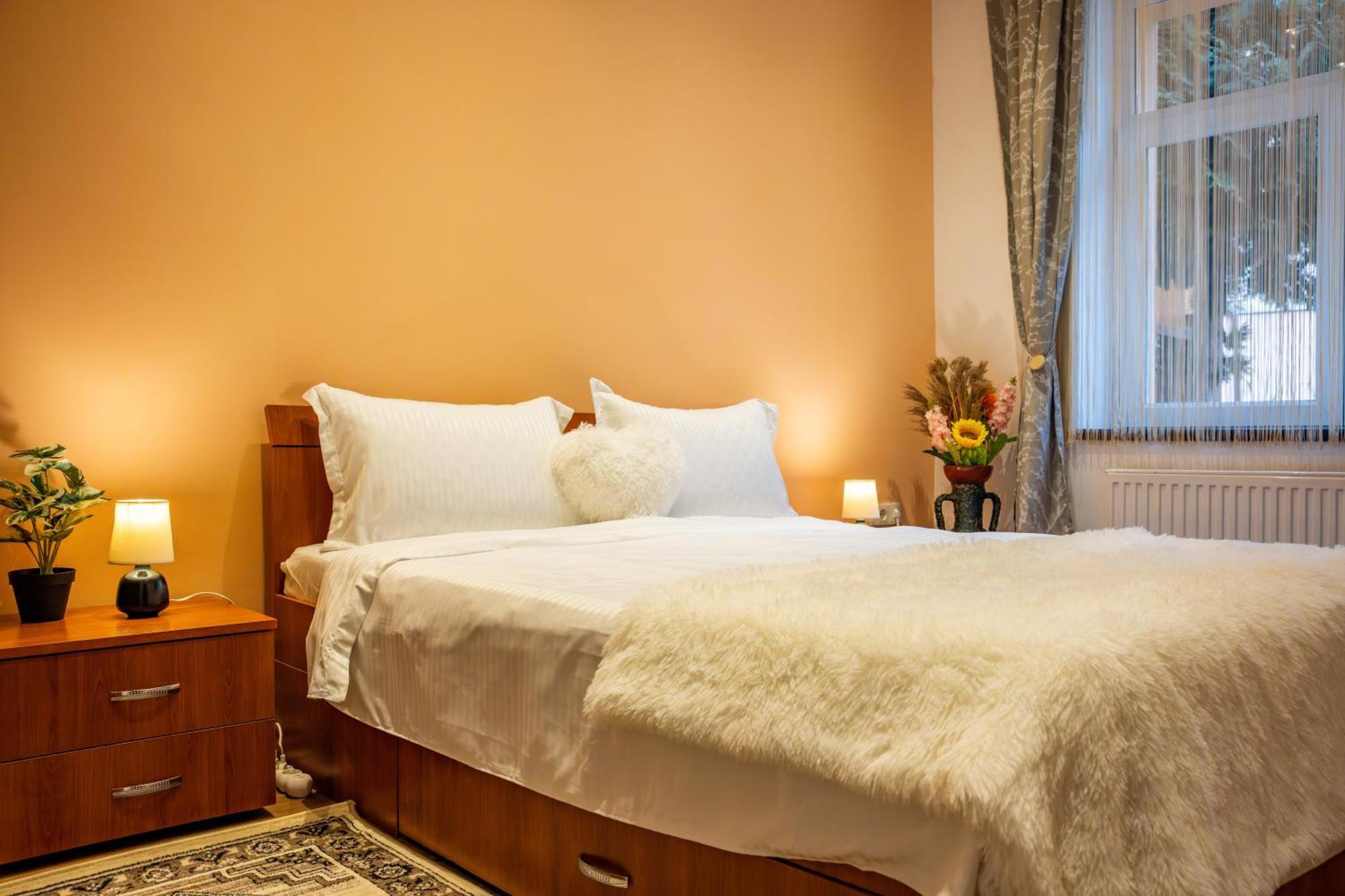 John Residence Apartment Brasov With Parking Option Luaran gambar
