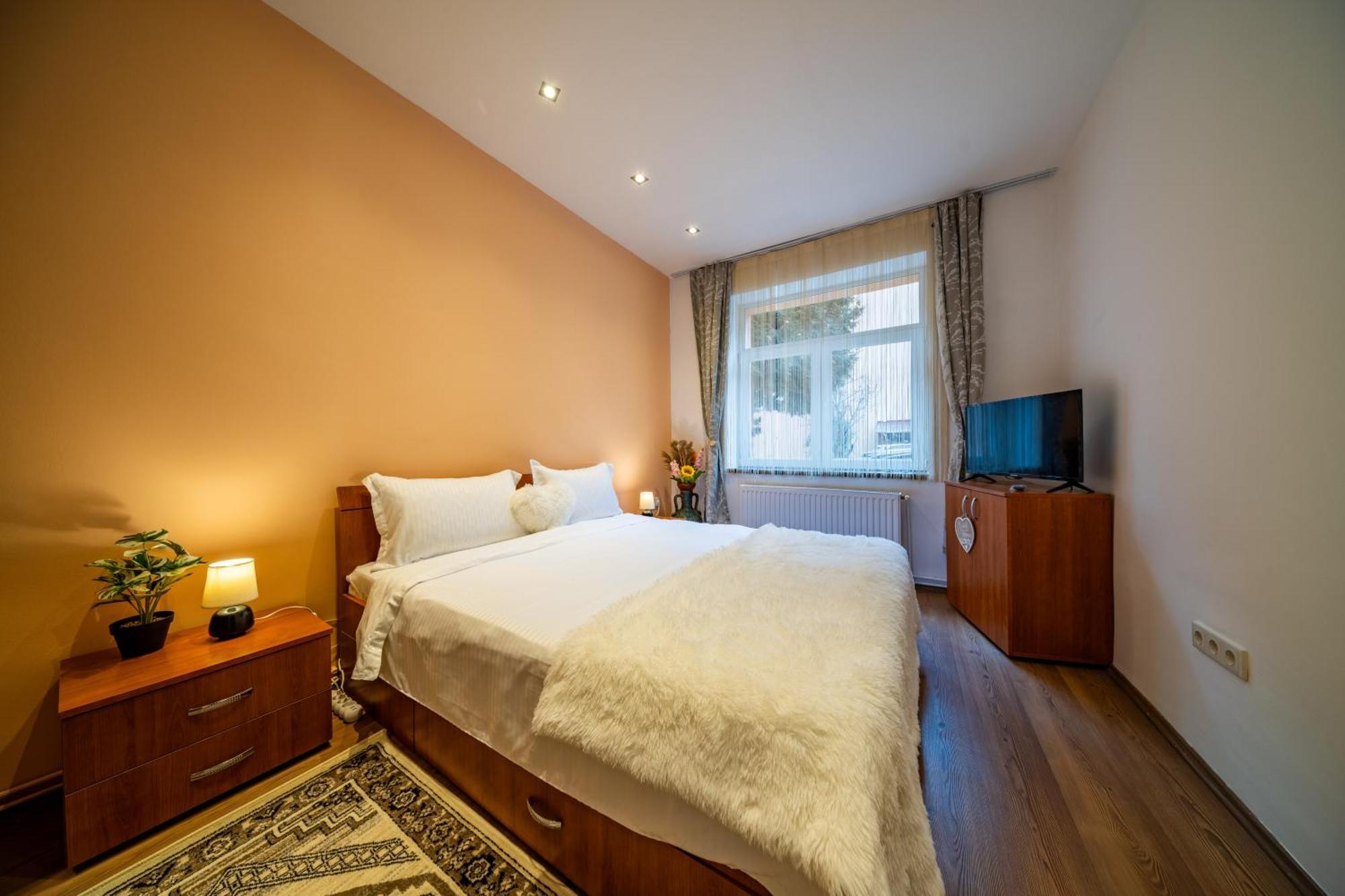 John Residence Apartment Brasov With Parking Option Luaran gambar